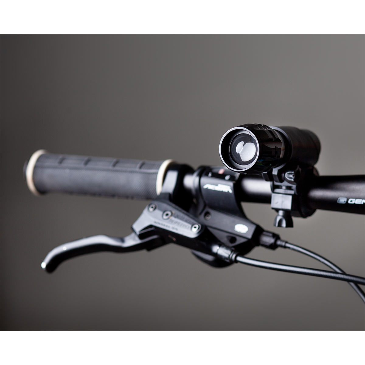 R35691.02 - Latarka rowerowa Wheels Alight, czarny